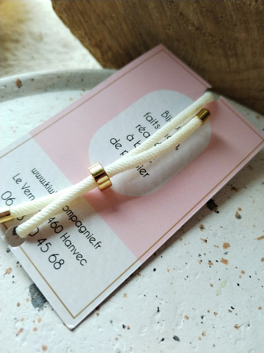 Bracelet réglable en coton beige- cabochon rose fleur blanche