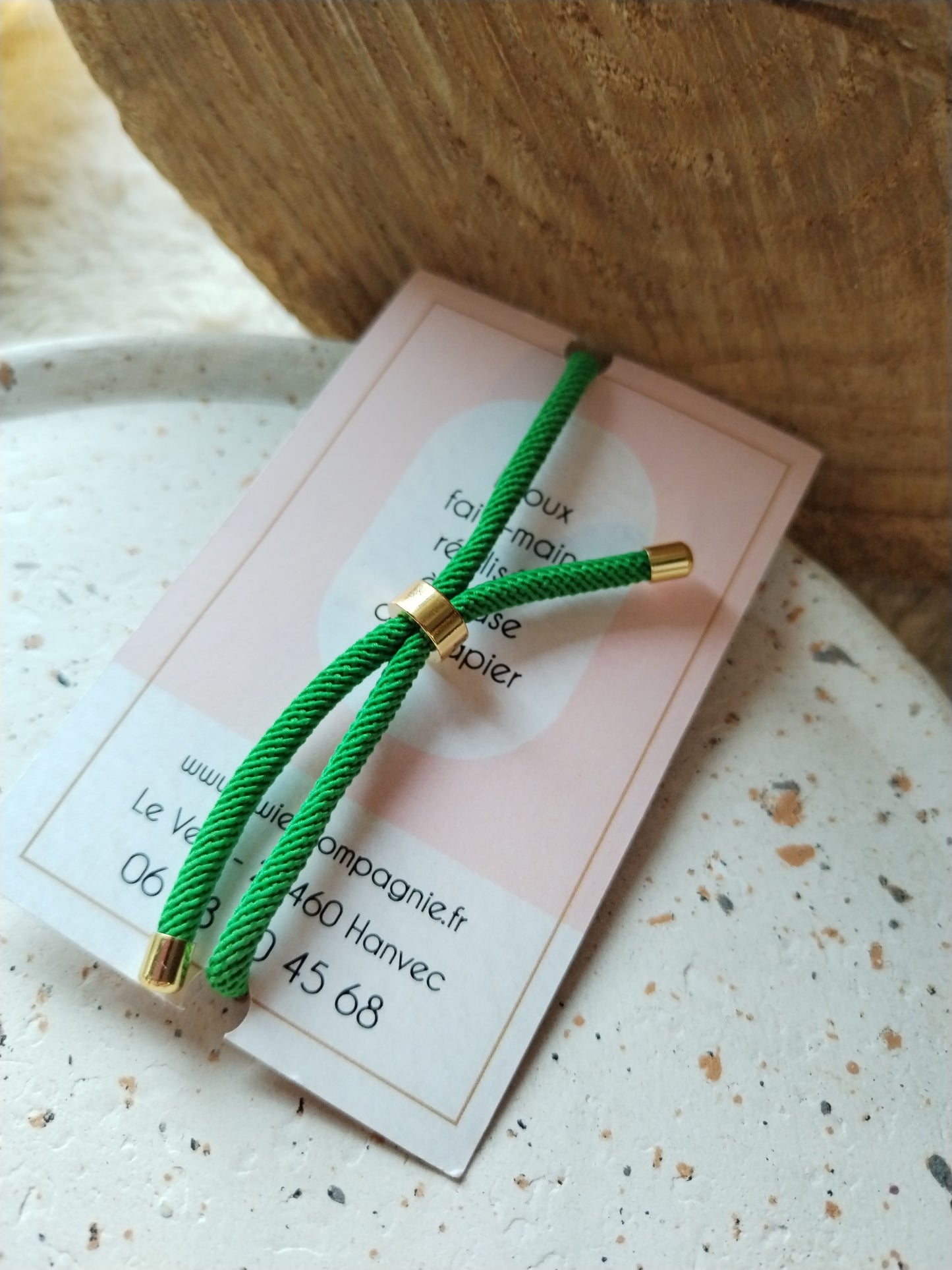 Bracelet réglable en coton vert- cabochon vert