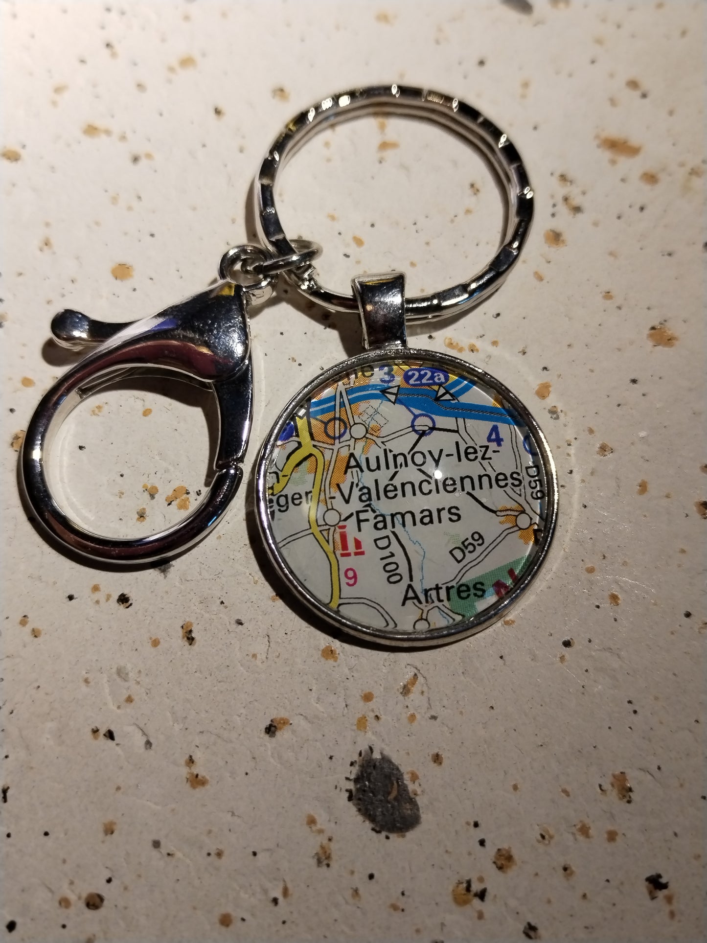 Porte-clefs cabochon 25mm - Recyclage carte routière AULNOY LEZ VALENCIENNES