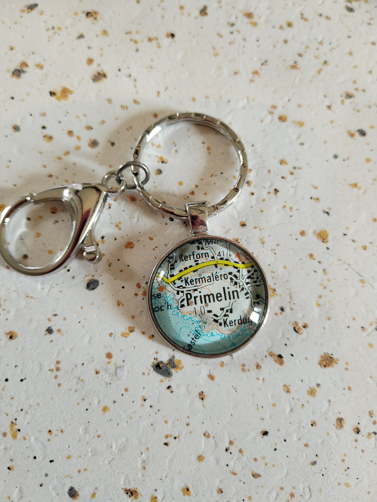 Porte clé recyclage carte routière - Primelin (29) - Finistère