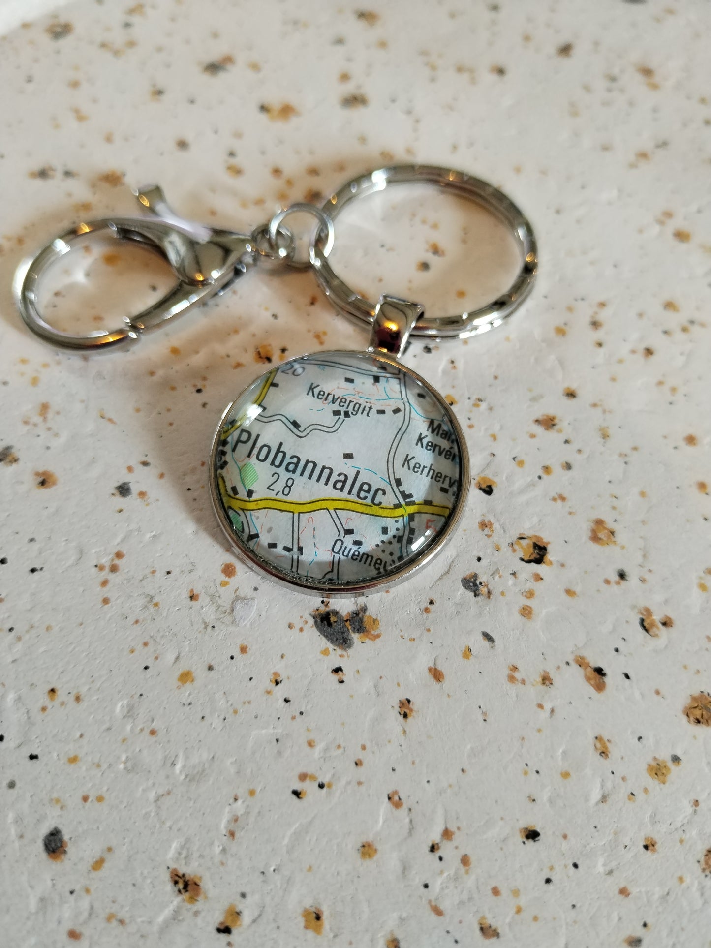 Porte clé recyclage carte routière - Plobannalec (29) - Finistère