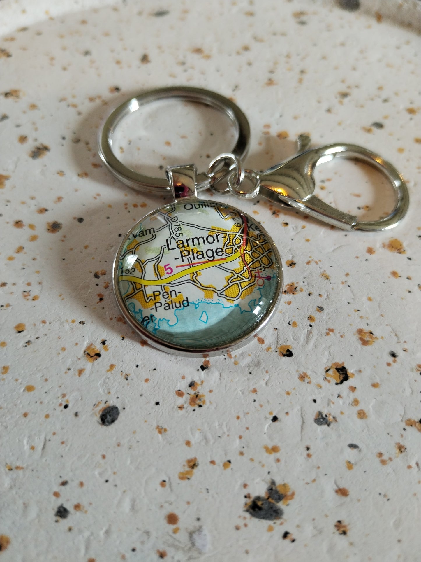 Porte clé recyclage carte routière - Larmor-Plage (56) - Morbihan