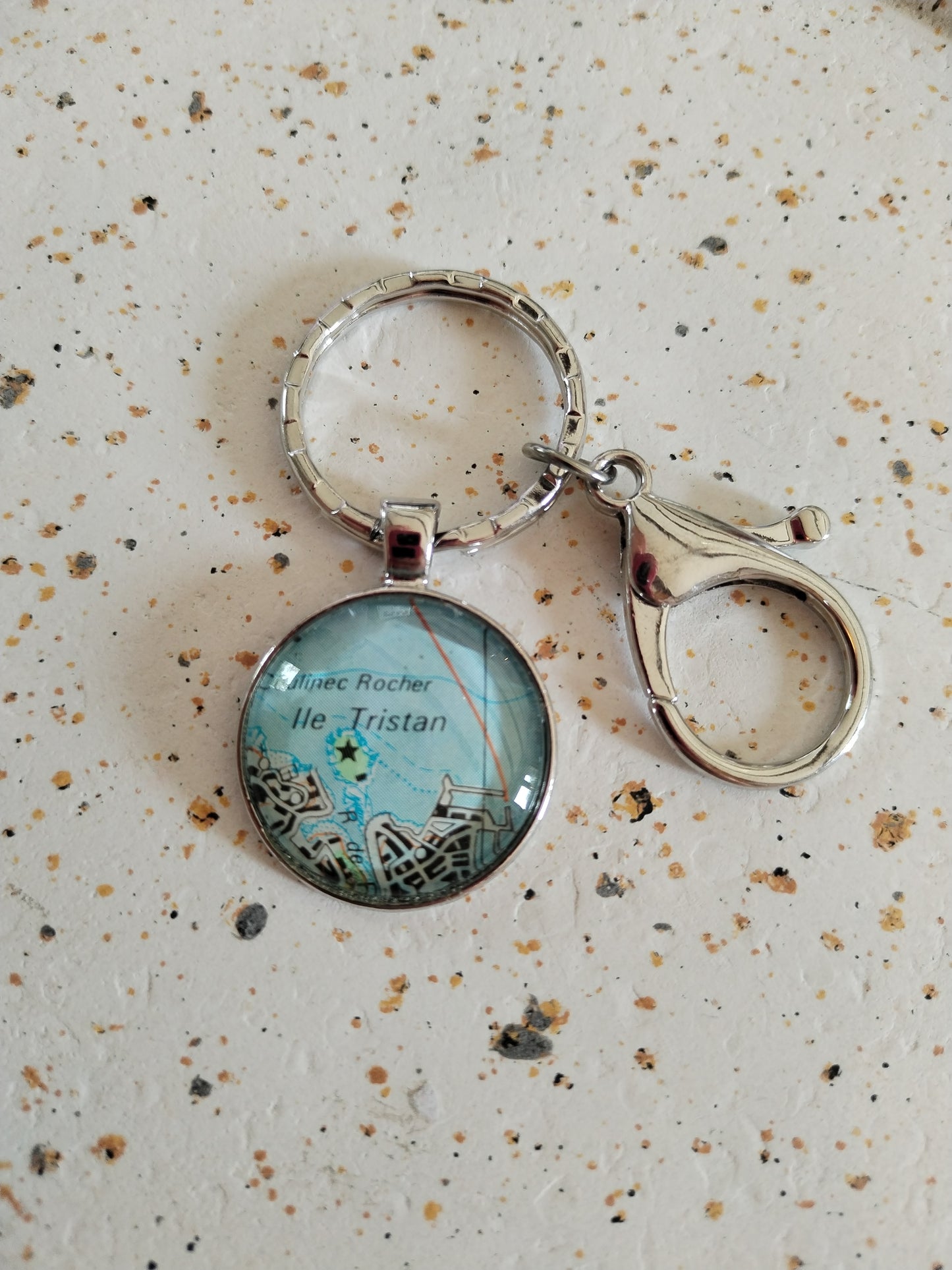 Porte clé recyclage carte routière - Ile Tristan, rocher du coulinec (29) - Finistère