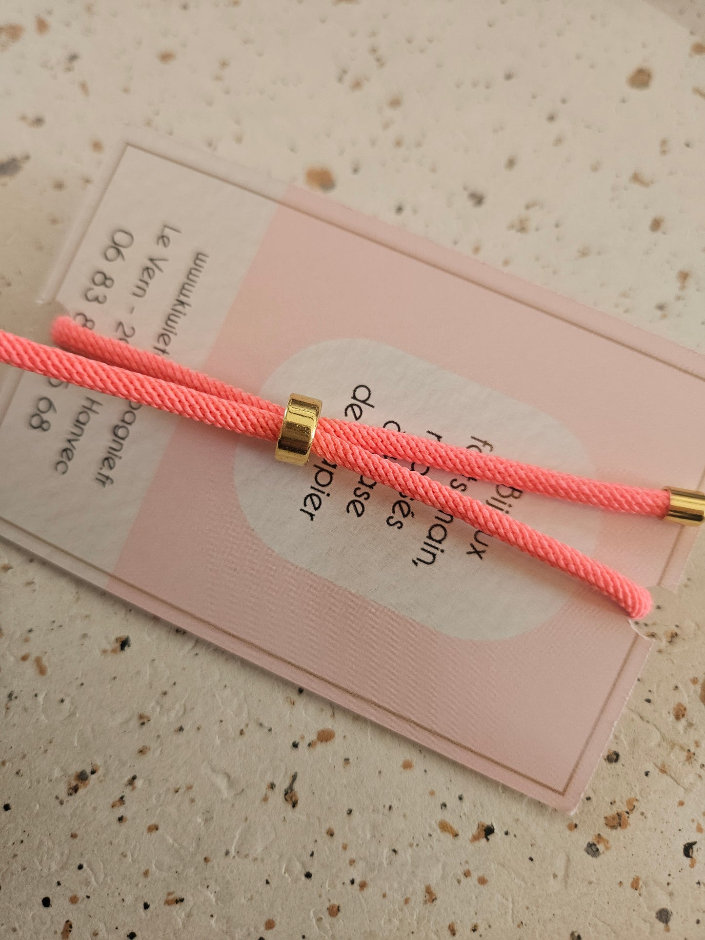 Bracelet réglable en coton rose- cabochon oval-fleur rose