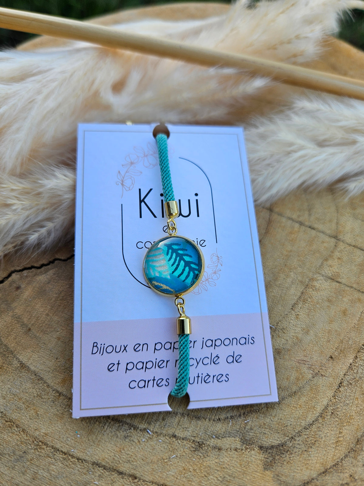 Bracelet réglable en coton vert  - cabochon turquoise  -feuille
