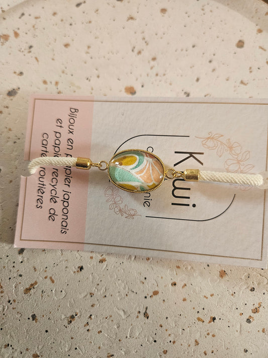 Bracelet réglable en coton creme- cabochon oval-pastel jaune vert