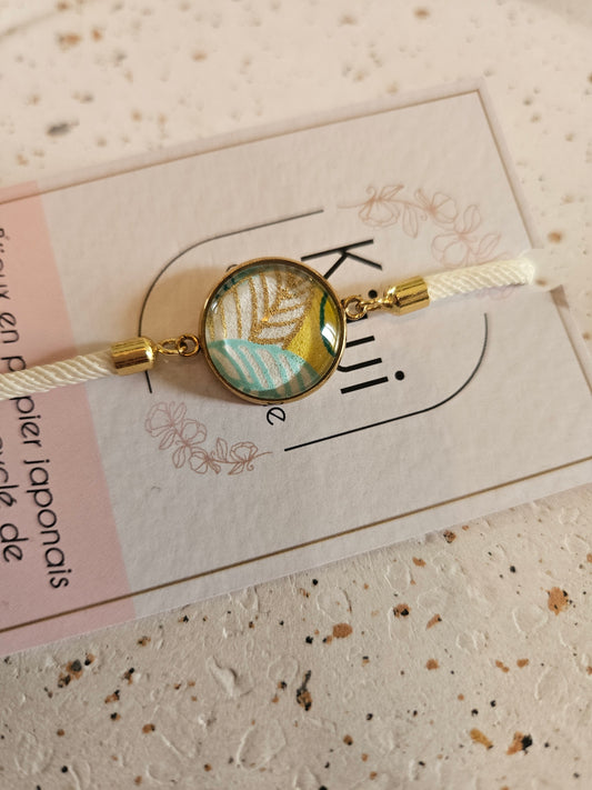 Bracelet réglable en coton blanc - cabochon feuillage dore et vert