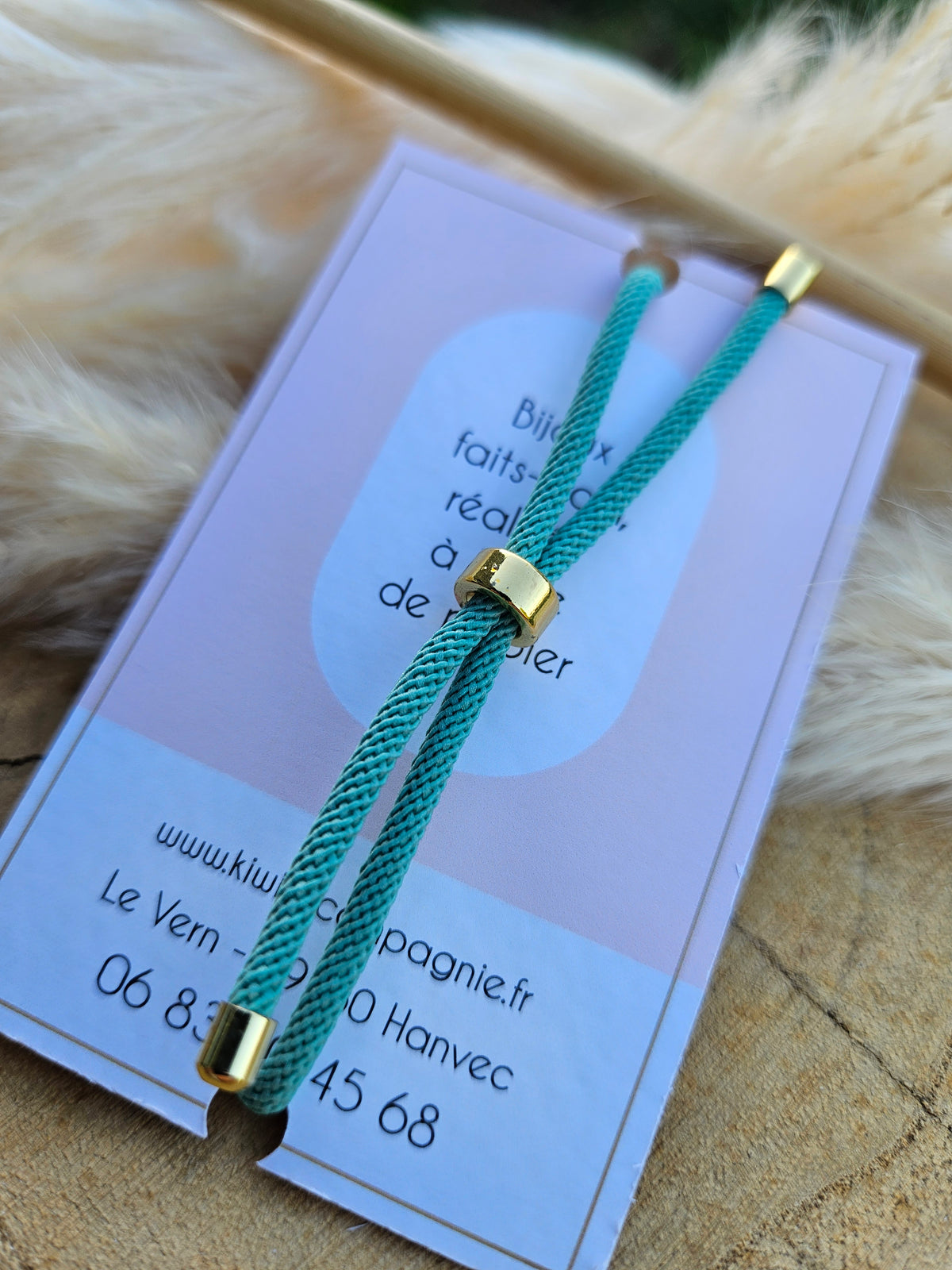 Bracelet réglable en coton vert  - cabochon turquoise  -feuille