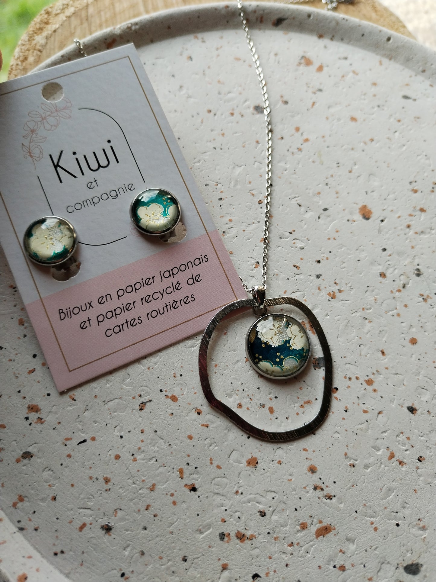 Parure clip /collier turquoise et blanc