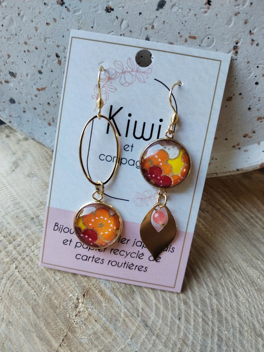 Boucles d'oreilles asymétriques - Cabochons 16mm - Acier inoxydable doré - papier orange-jaune-brun