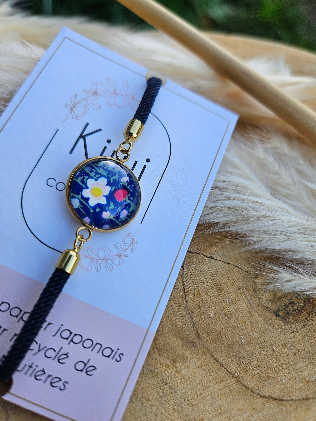 Bracelet réglable en coton bleu marine - cabochon bleu -fleur