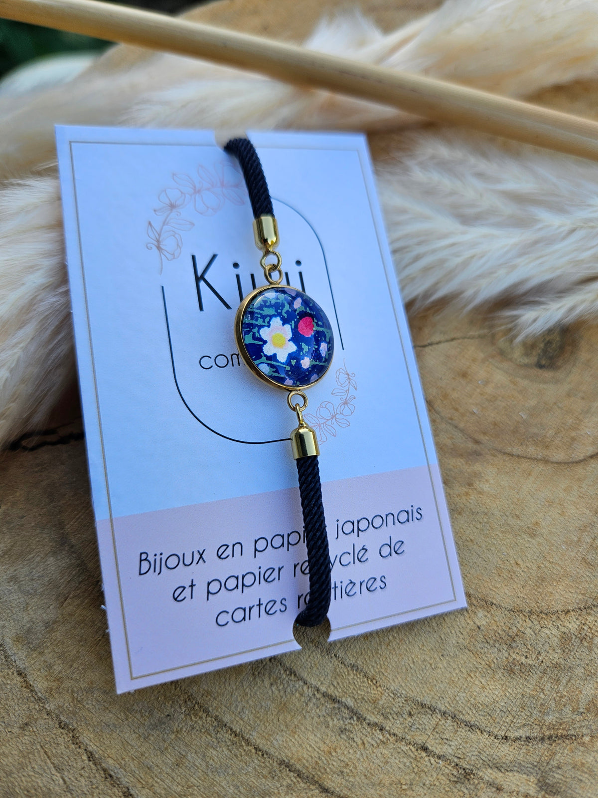 Bracelet réglable en coton bleu marine - cabochon bleu -fleur
