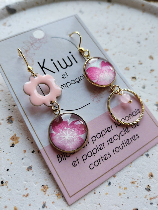 Boucles d'oreilles asymétriques – Élégance dorée & papier japonais rose