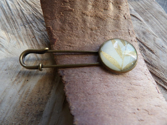 Broche bronze 20mm - blanc, feuilles dorées