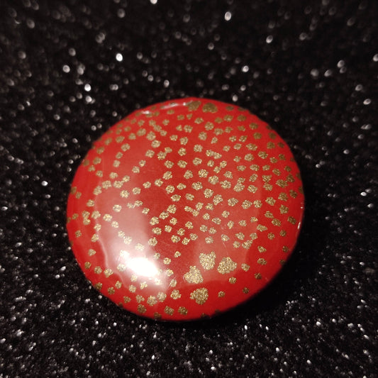 Badge 25 mm - papier japonais, pois dorés fond rouge