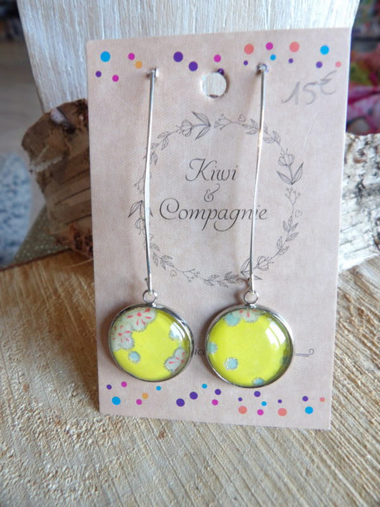 Boucles d'oreilles pendantes cabochons 18mm attaches en V - Métal argenté - papier japonais floral jaune