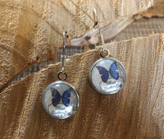 Boucles d'oreilles courtes - modèle enfant avec cabochons ronds 12mm - papillon bleu (blue butterfly)