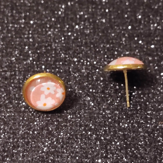 Boucles d'oreilles Puces 12mm - Acier inoxydable doré - Papier japonais fleurs blanches, fond rose