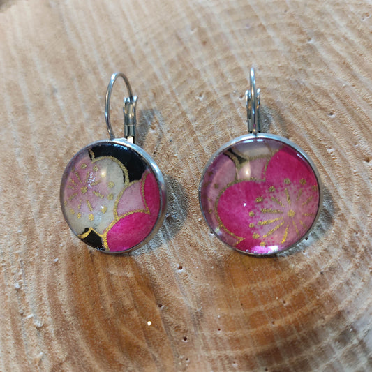 Boucles d'oreilles dormeuses rondes 18mm - Acier inoxydable - papier japonais fleurs roses et dorées, fond noir