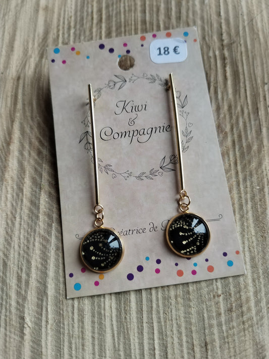 Boucles d'oreilles pendantes en acier inoxydable doré avec tiges 40mm et cabochons 12mm - papier japonais floral doré et fond noir