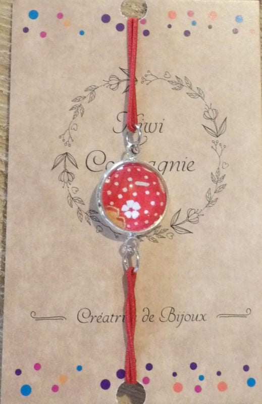 Bracelet élastique couleur rouge avec cabochon 14mm - fond rouge, fleurs et pois blancs