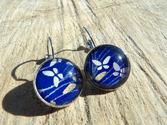 Boucles d'oreilles dormeuses rondes 20mm - Métal argenté - Papillon bleu