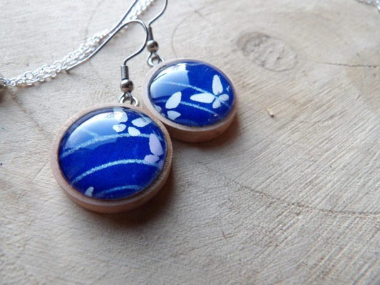 Boucles d'oreilles pendantes bois 19mm - Bleu papillon