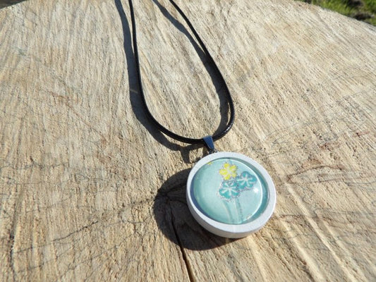 Collier cordon ciré et pendentif bois blanc - papier japonais floral bleu clair