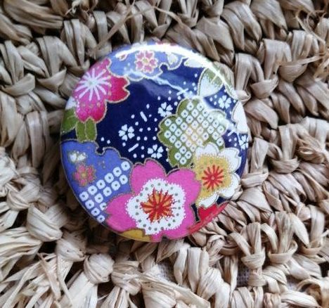 Badge 44 mm - violet fleurs