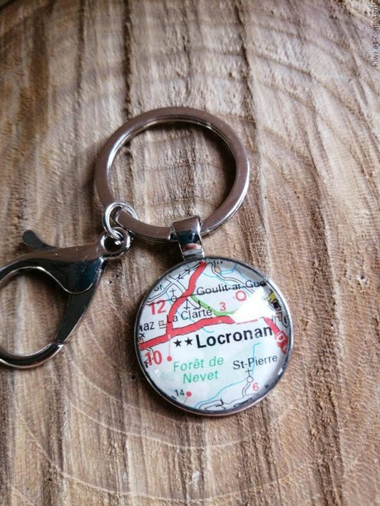 Porte-clefs cabochon 25mm - Recyclage carte routière - Locronan (29)