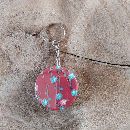 Porte clés décapsuleur 44mm - Papier japonais - branche fleurs cerisier bleues et rouge - Bordeaux