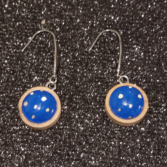 Boucles d'oreilles support bois 15mm - Pois dorés et fond bleu
