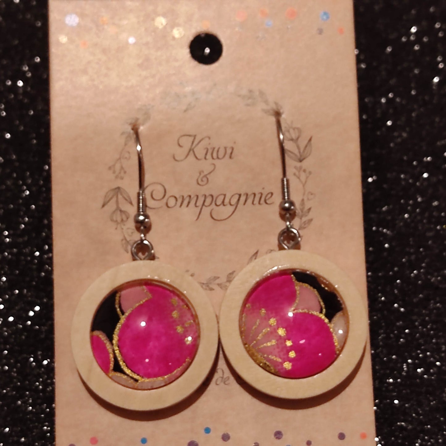 Boucles d'oreilles pendantes bois 25mm - papier japonais rose, noir et doré