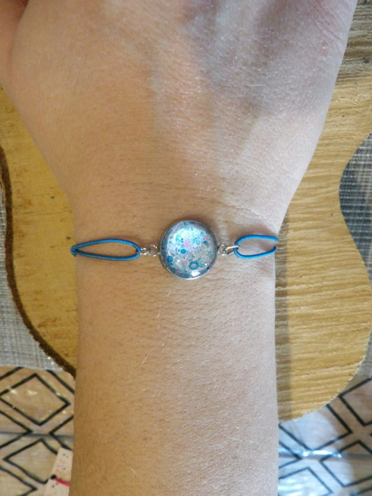 Bracelet élastique couleur bleue avec cabochon 14mm - floral bleu, rose et blanc
